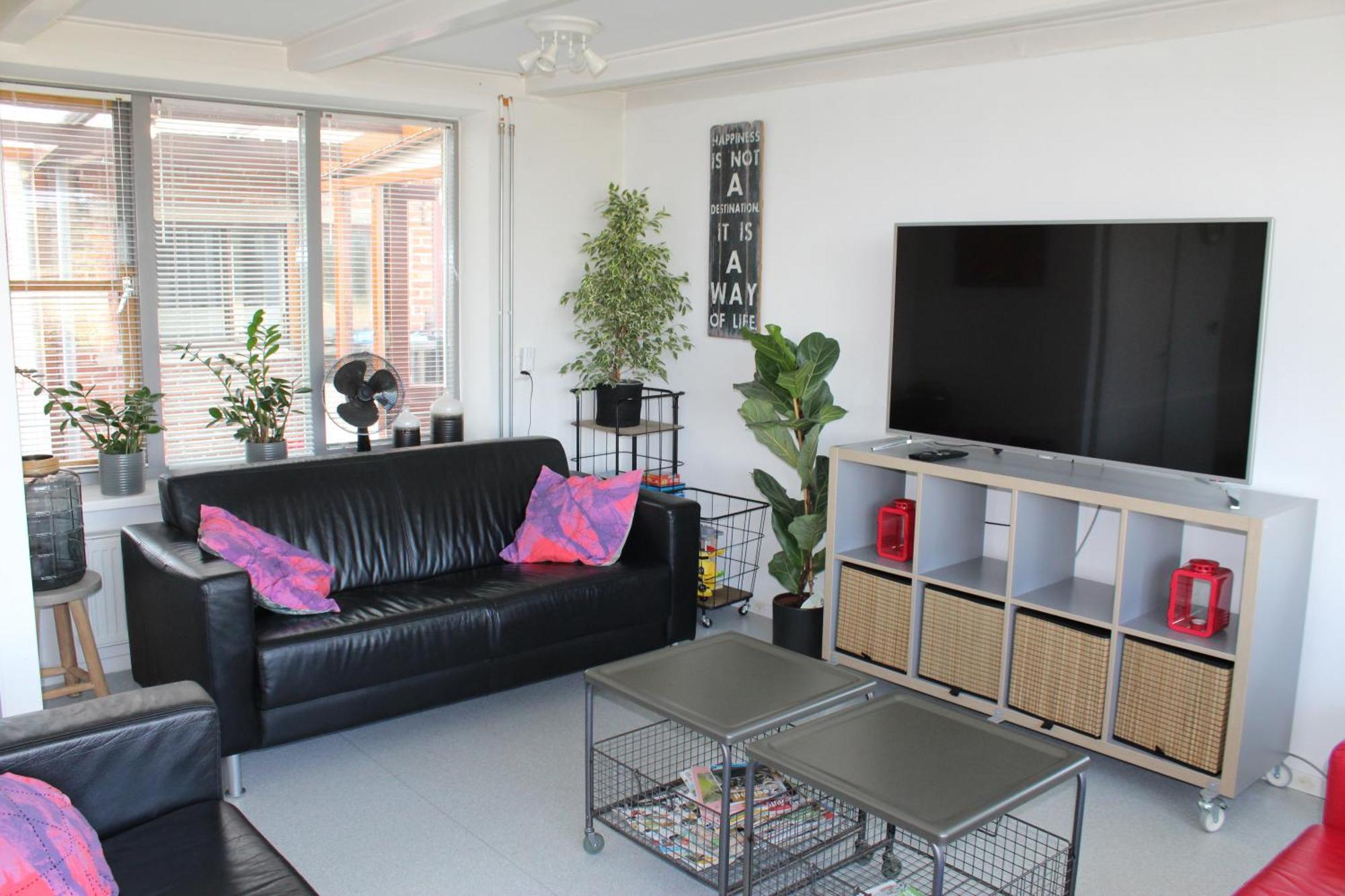 Vrijstaande Ruime Familiewoning Landelijk Gelegen Villa Lewedorp Buitenkant foto