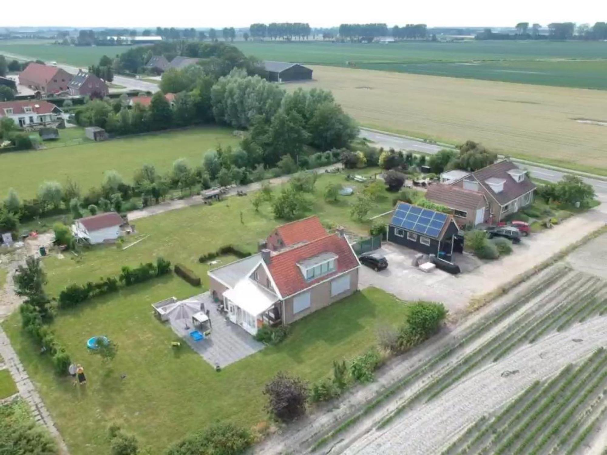 Vrijstaande Ruime Familiewoning Landelijk Gelegen Villa Lewedorp Buitenkant foto
