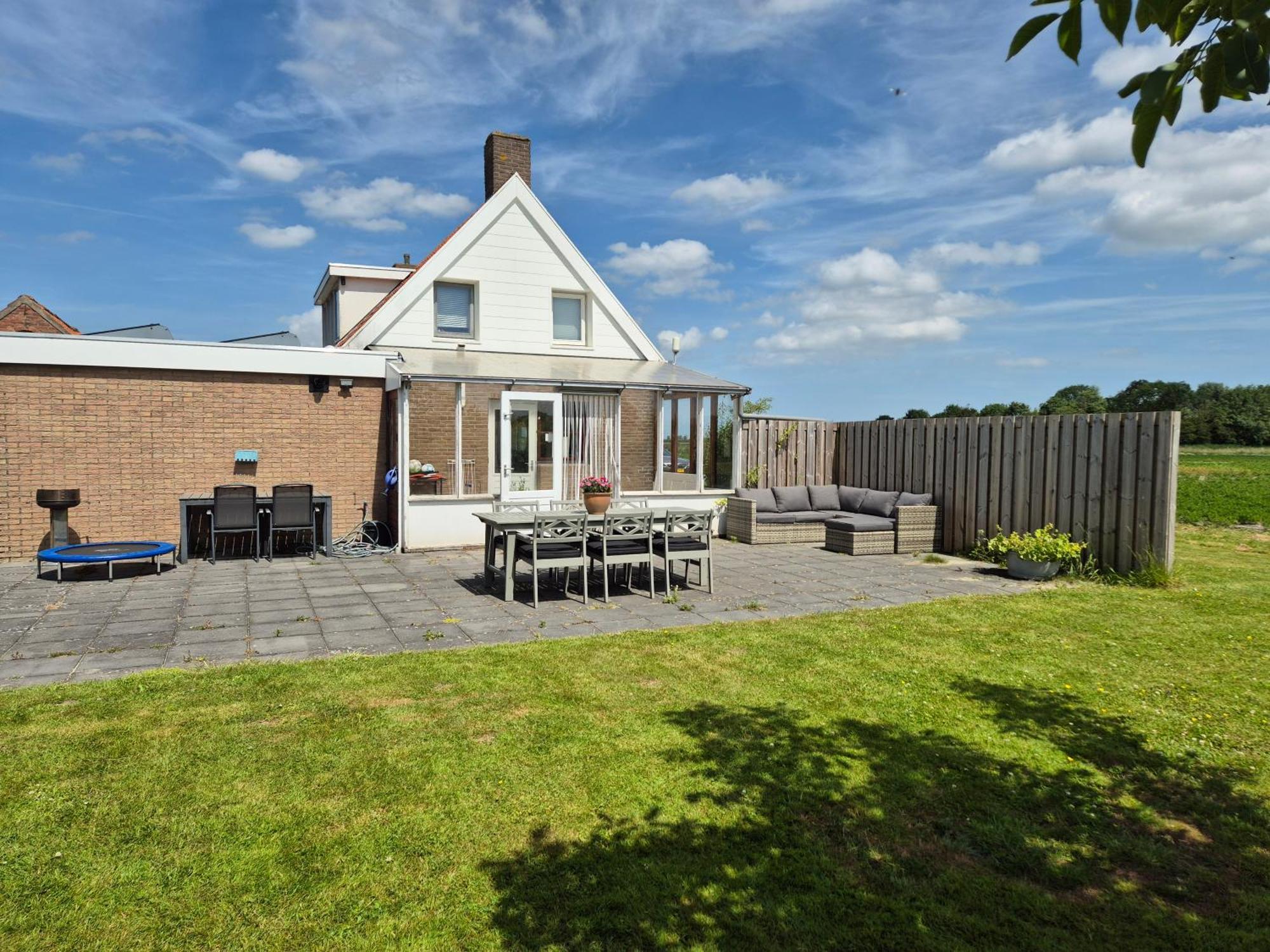 Vrijstaande Ruime Familiewoning Landelijk Gelegen Villa Lewedorp Buitenkant foto